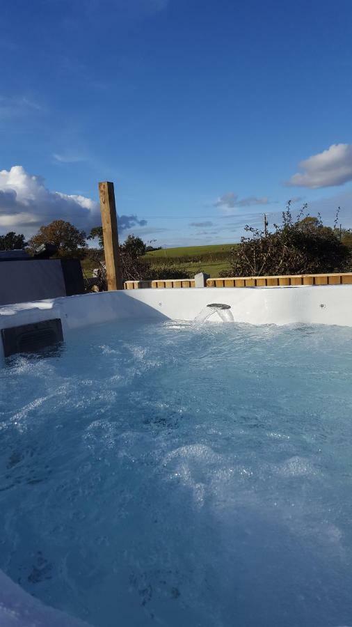 Villa Ruth'S Refresh Country Retreat With Private Hot Tub Shrewsbury Exterior foto